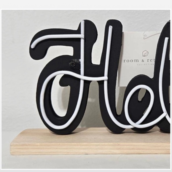 New Room & Retreat Word Art Hello Home Sign Black & White Décor Sitter Wood NWT - Picture 3 of 12